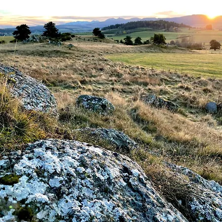 La Stuga, Cocooning Au Coeur Des Volcans Daire Ludesse