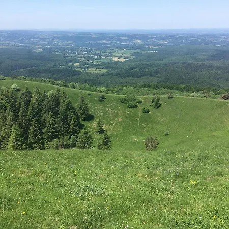 La Stuga, Cocooning Au Coeur Des Volcans Lejlighed Ludesse